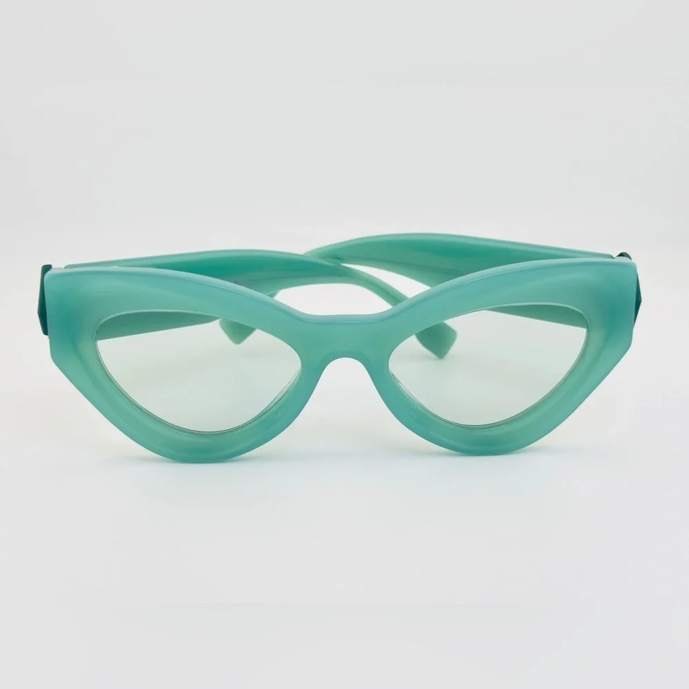FENDI FF Diamonds Cat-eye women’s sunglasses FE401461 Light Green Frame